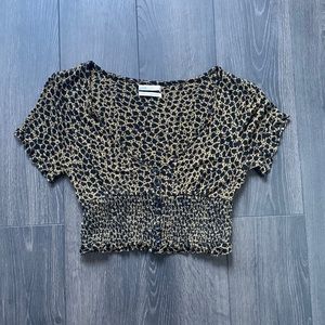 🥳3/$25🥳 funky v neck crop top